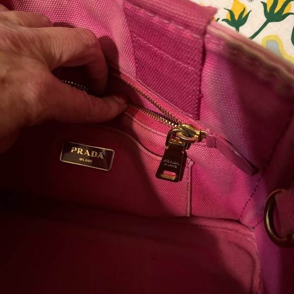 Prada pink handbag - Picture 3 of 10